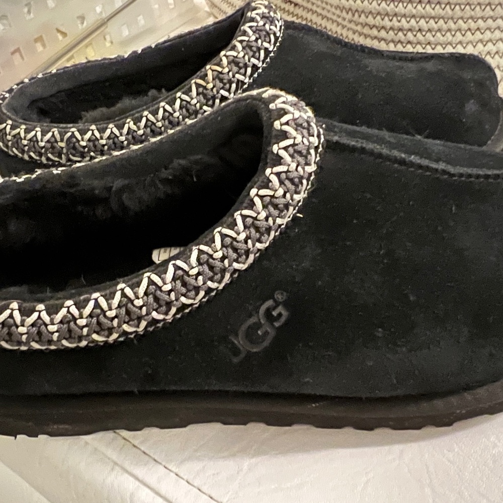 UGG Womens Tasman Slippers (black size 10)